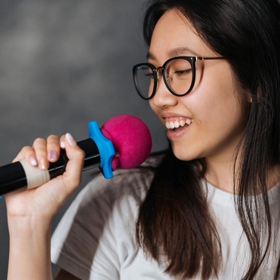 pexels-mikhail-nilov-7887036